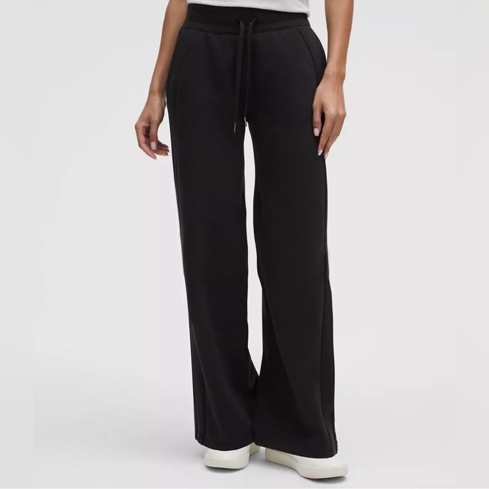 Lululemon Women’s Retro Logo Mid Rise Wide Leg Drawstring Sweat Pants Black 2